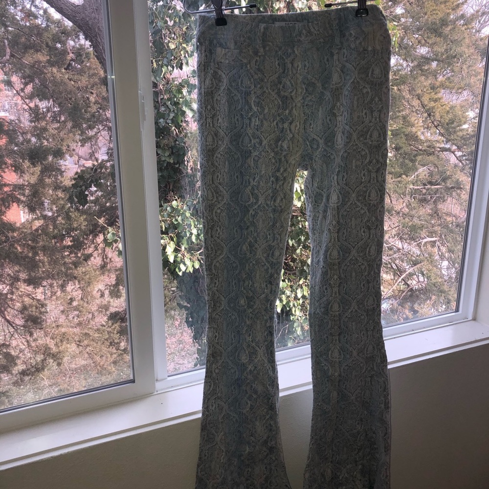 Flared patterned jeans